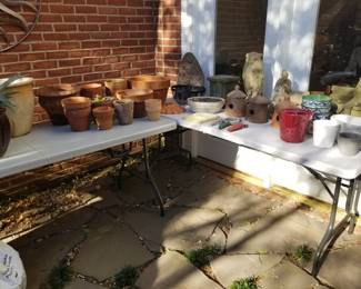 Garden Planter Pots and Concrete Statuary