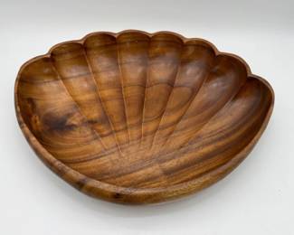 28 MountainWoodsLargeArtisanAcaciaWoodClamShellServingBowl