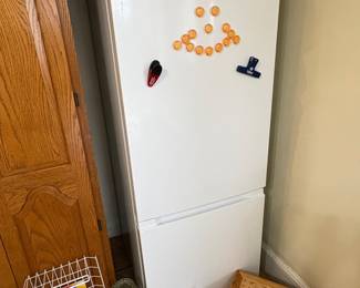 INSIGNIA REFRIGERATOR