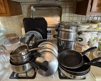 COOKWARE & BAKEWARE
