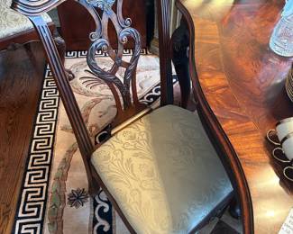 Henredon Footed Dining Table & 12 Chairs 