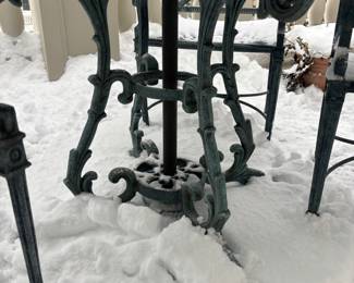 Outdoor Table & Chairs 