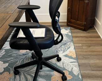 Ergonomic office chair