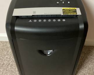 Amazon Basics Paper Credit Card Shredder