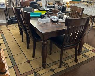 Dining table with 6 chairs (newer)