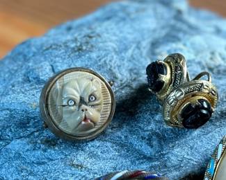 This lot features a collection of Victorian & Edwardian jewelry including love tokens & more.

