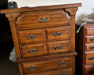 Chest of drawers