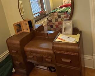 Waterfall Vintage Mirror Vanity