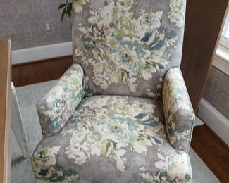 Ethan Allen Thomas Arm Chair Tesoro Avocado upholstery Parchment finish
