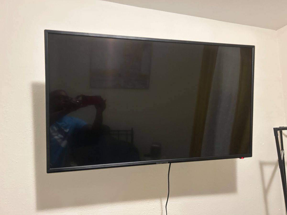 Sceptre 42” Smart TV