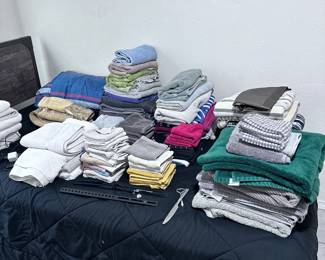 Assorted bathroom towels