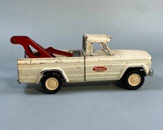 1960s Tonka Jeep Wrecker
