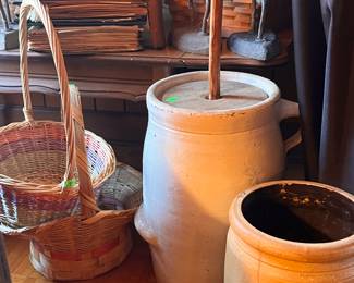 LOUISVILLE POTTERY BUTTER CHURN