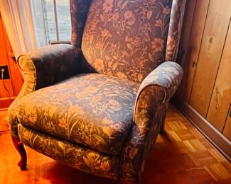 FLORAL WING BACK RECLINER