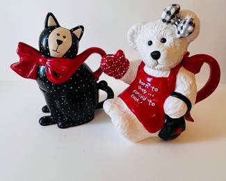 BOYD'S COLLECTION TEAPOTS