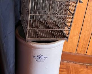 ROBINSON RANSBOTTOM CROCK