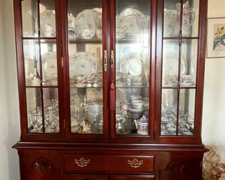 QUEEN ANNE STYLE HUTCH