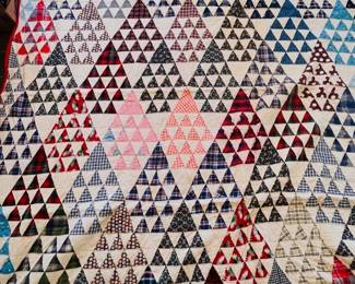 THOUSAND PYRAMIDS QUILT