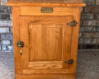 WHITE CLAD REPRODUCTION ICE BOX