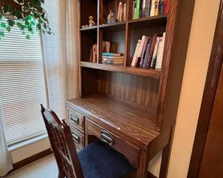 DESK/BOOKCASE COMBINATION