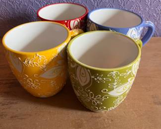 SET OF FOUR LAURIE GATES COFFEE MUGS