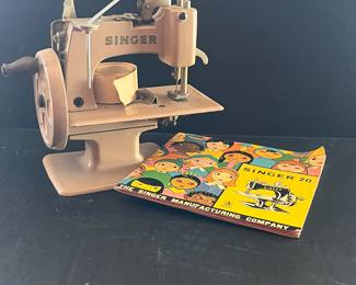 1955 SINGER 20 SEWHANDY SEWING MACHINE