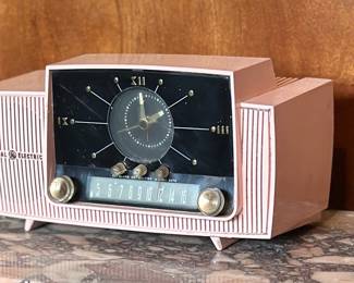 1950's GE Pink Tube Radio