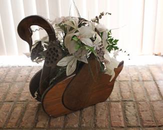 Wood Swan Planter