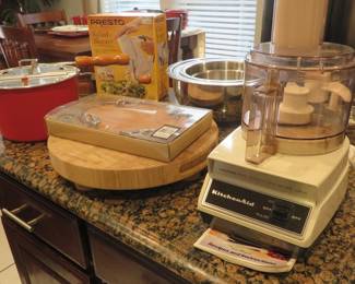 Popcorn popper, KitchenAid food processor, Salad Shooter