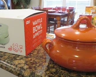 Waffle bowl maker, bean pot