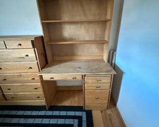 Solid Knotty Pine Early American Desk with Hutch 