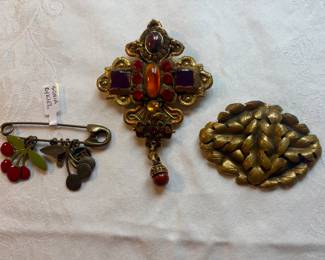 Brooches, including Sonia Rykiel (L)