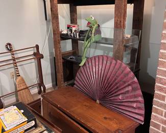 Rustic book case, trunk 