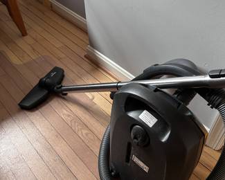 Miele vacuum with accessories 