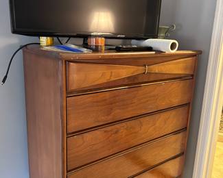 MCM dresser and TV