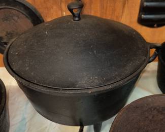 Wagner whistle top lid - 1900 dutch oven 