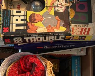 Vintage games,
Baskets