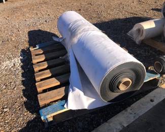 1 ROLL OF RUBBER MATTING