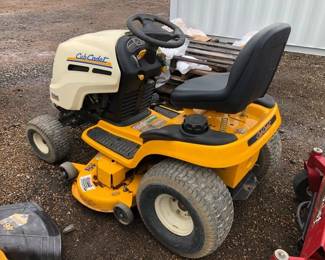 CUB CADET RIDING LAWN MOWER