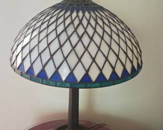 Tiffany Style Acorn Lamp
