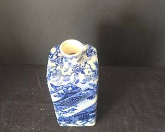 Antique Japanese Imari Porcelain Bottle