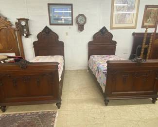 Pr Twin Beds w/Cherubs & Rails 