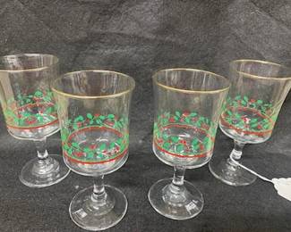 4- Libbey Holly Berry Wine Glasses 