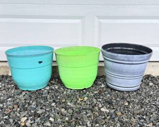 174 Large12PlasticPots