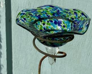 83 Garden36GlassArtBowlMetalStake