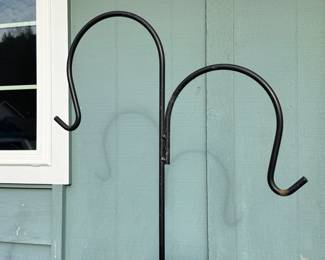 112 Black61MetalDoubleShephardsHookGardenStake