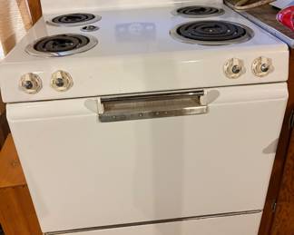 1949 fridgedaire 4-burner stove/oven