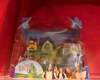 New in package Light up Emerald City with mini figures 