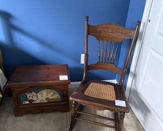 Cane rocker
Cat chest