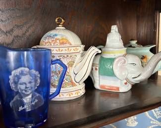 Shirley Tempel pitcher
Tea pot made in England
Elephant tea pot